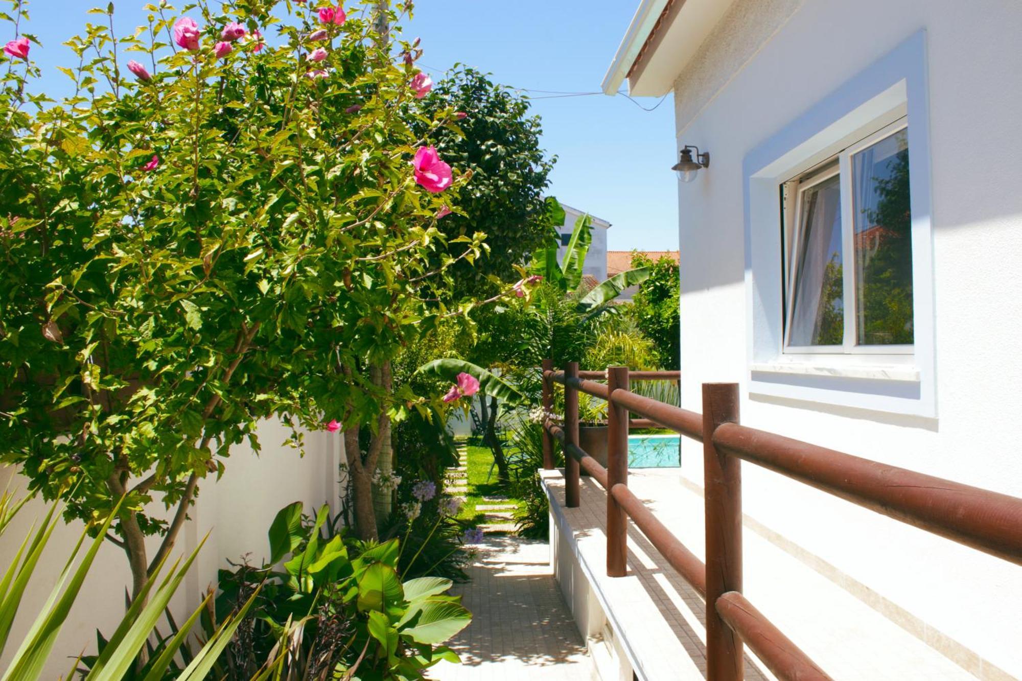 Vila Vale Guest House - Surf & Yoga Шарнека Экстерьер фото