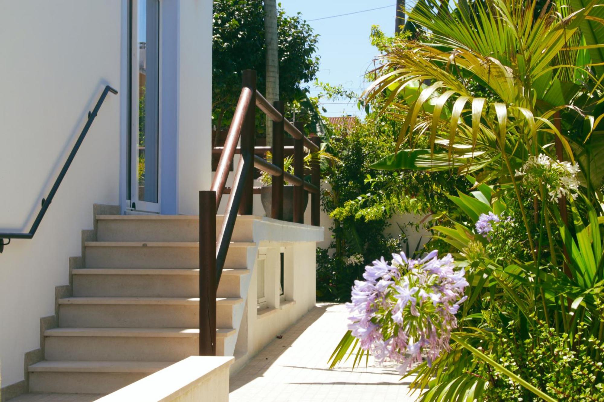 Vila Vale Guest House - Surf & Yoga Шарнека Экстерьер фото